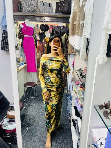 SRI FASHION DOOR